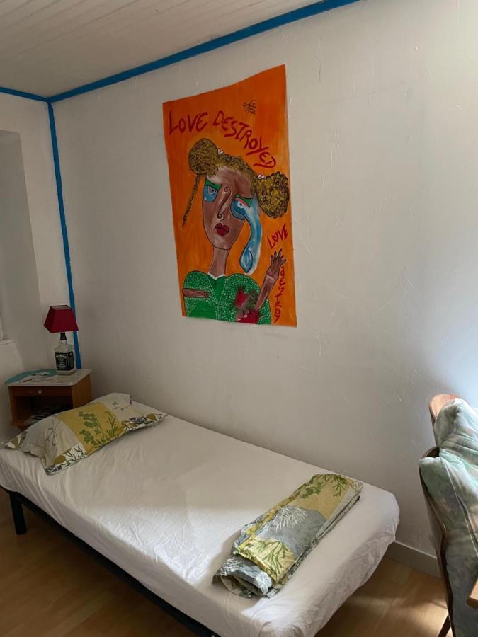 Les Toiles Filantes Hostel Empurany Exterior photo